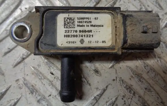 Dacia Duster Exhaust gas pressure sensor 227709604R