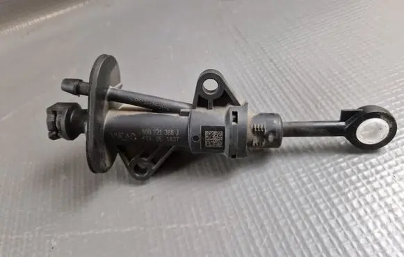 Skoda Superb B8 (3V) Clutch slave cylinder 5Q0927810A 5Q0721388J