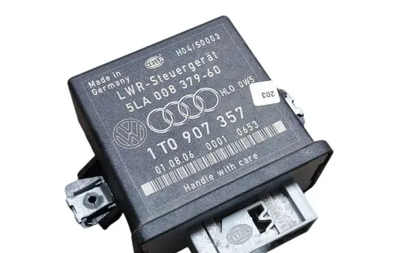 Skoda Octavia Mk2 (1Z) Light module LCM 1T0907357 5LA00837960
