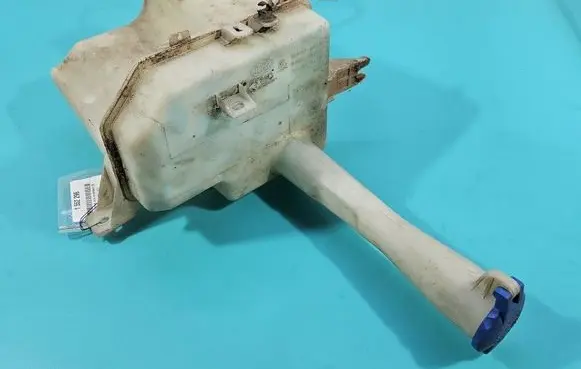 KIA Ceed Windshield washer fluid reservoir/tank 986101H000 IMPRK1552296