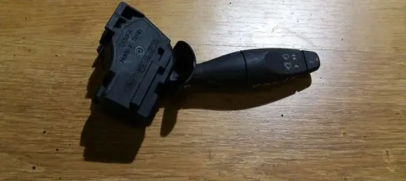 Ford Focus Wiper control stalk 98ag17a553cc