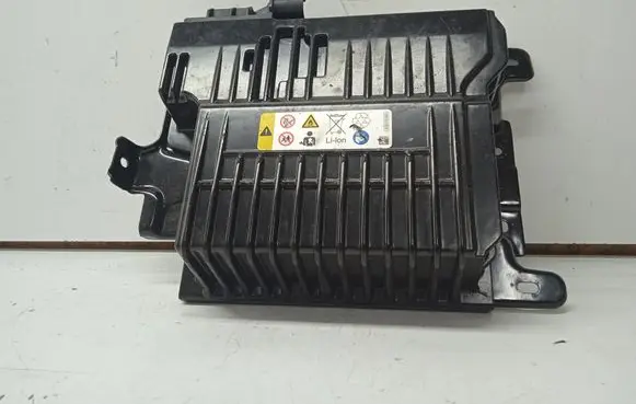 Volkswagen Golf VII Hybrid / electric car battery 5Q0915089