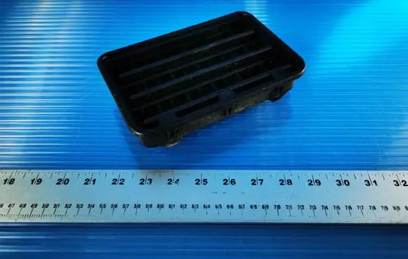BMW 6 E63 E64 Quarter panel pressure vent 64228377280 8377280
