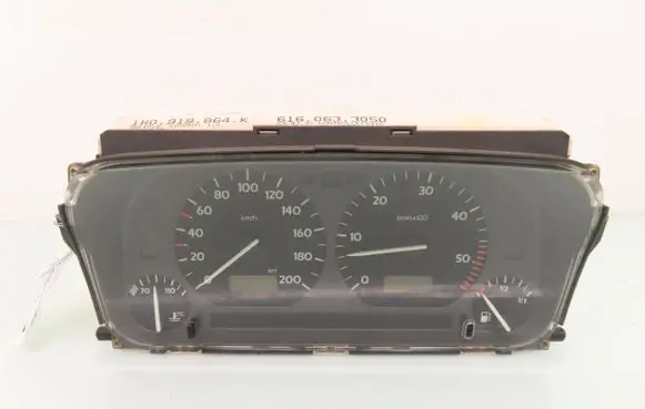 Volkswagen Golf III Speedometer (instrument cluster) 6160633050 1H0919864K