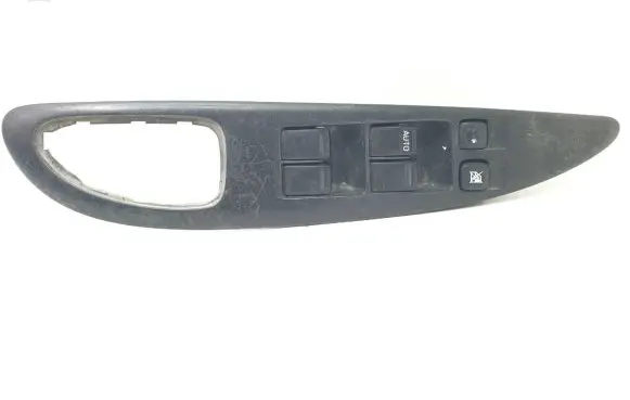Nissan Primera Quarter vent window switch 25401AV640