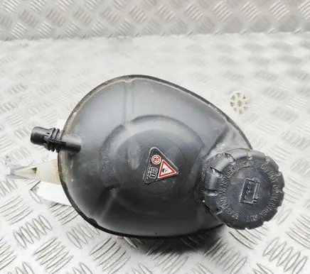 Mercedes-Benz CLS C257 Coolant expansion tank/reservoir A0005840807