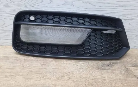 Audi A1 Front bumper lower grill 8XA807682C