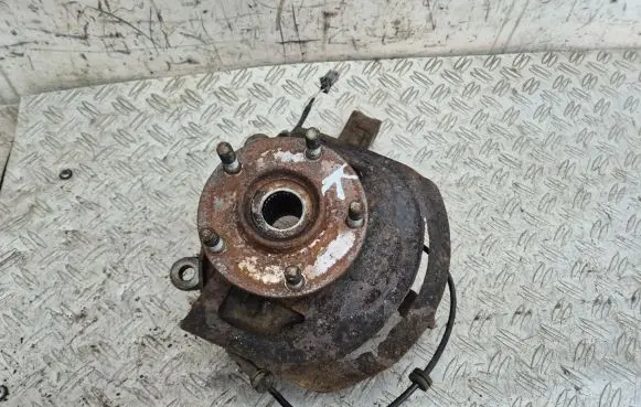 Nissan X-Trail T31 Front wheel hub