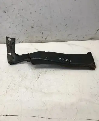 Audi A5 8T 8F Fender mounting bracket 8T0824186A
