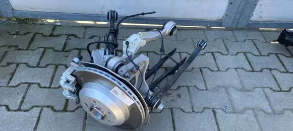BMW 5 F10 F11 Stub axle 6898363
