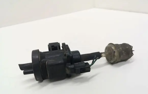 Chrysler PT Cruiser Vacuum valve 0005450427
