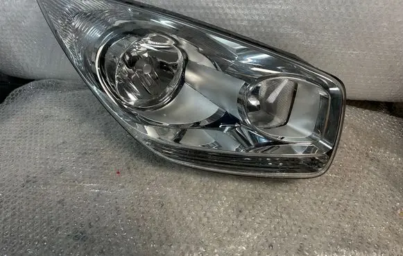 KIA Venga Headlight/headlamp 921021P000 1P92102000
