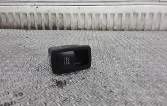 Mercedes-Benz B W245 Electric window control switch