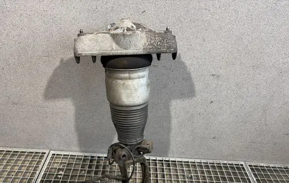 Audi Q7 4L Front air suspension shock absorber 7L8616040A