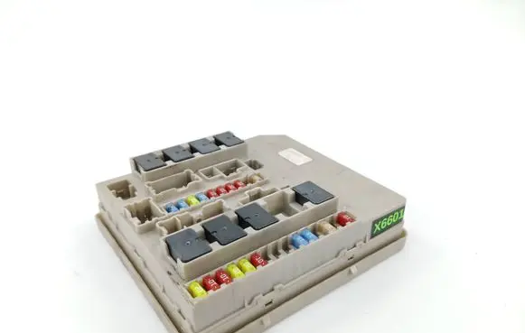 Renault Clio III Fuse module 902663A