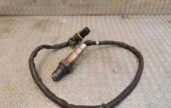 Mercedes-Benz C W203 Lambda probe sensor 0025400617