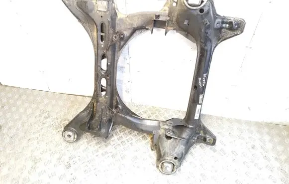 Volkswagen Touareg II Front subframe 7P0400025 2046252 B0006613