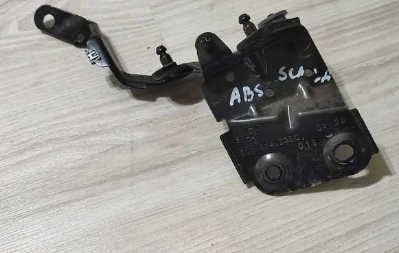 Skoda Scala ABS pump bracket 2Q1614235C