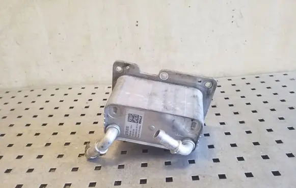 Volvo XC90 Oil filter mounting bracket 32252283