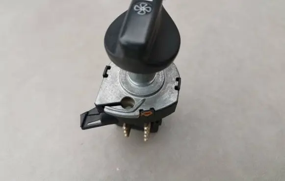 Mercedes-Benz E W124 Climate control unit 1248202210