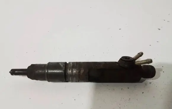 Volkswagen II LT Fuel injector 074130201J