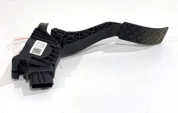 Volkswagen Tiguan Accelerator throttle pedal 5Q1723503J