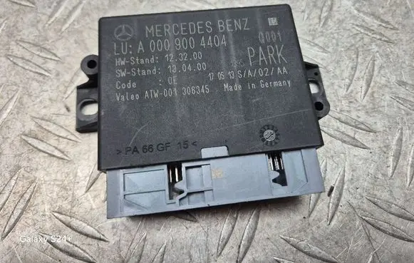 Mercedes-Benz E W212 Parking PDC control unit/module A0009004404