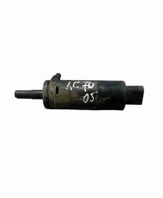 Volvo XC70 Windscreen/windshield washer pump 89032971