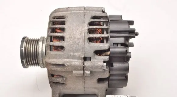 Seat Leon (5F) Generator/alternator 03L903023J