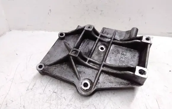 Volkswagen PASSAT B5 A/C compressor mount bracket 028260885A