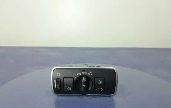 Volvo XC60 Light switch 31443839