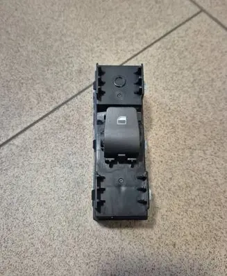 Hyundai i30 Electric window control switch 93576G3000