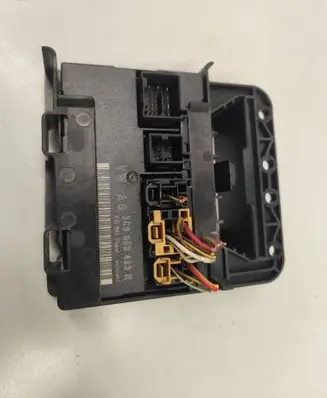 Volkswagen PASSAT B6 Comfort/convenience module 1K1907348A S0472H042 3C0959433R
