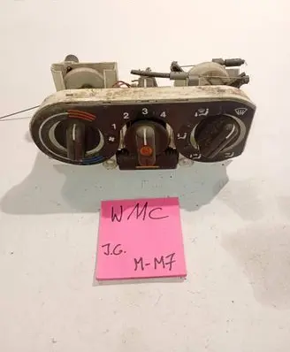 Opel Astra F Central console control unit 12121211