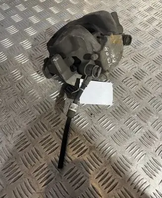 Volvo XC90 Front brake caliper 31675740
