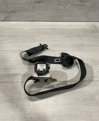 BMW 5 F10 F11 Front seatbelt 610126300B