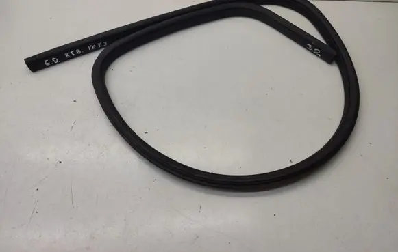 Chrysler Grand Voyager V Rear door rubber seal (on body) 
