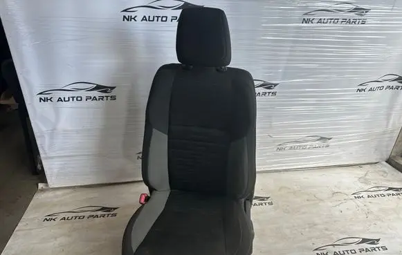 Toyota Auris E180 Front driver seat