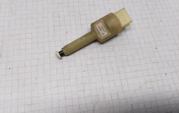Audi A4 S4 B5 8D Brake pedal sensor switch 4A0945515A