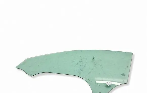 Audi A5 Front door window glass four-door 8W8845201