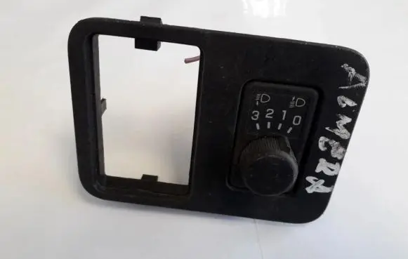 Nissan Almera N16 Headlight level height control switch