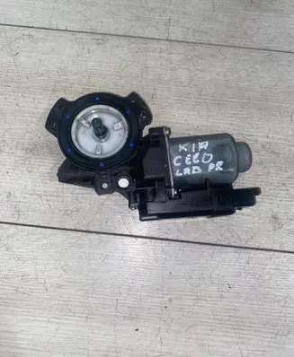 KIA Ceed Front door window regulator motor 402054D