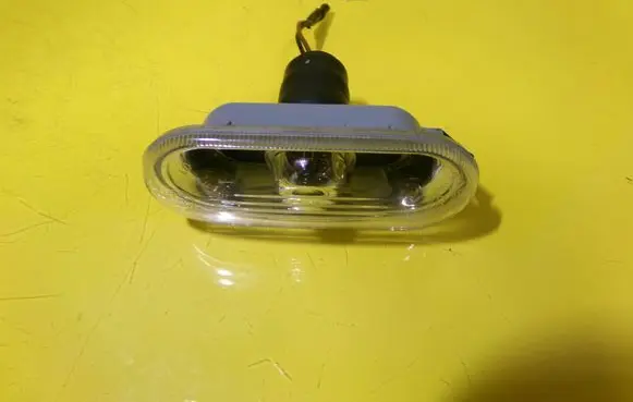 Volkswagen Golf IV Front fender indicator light 1J0949117