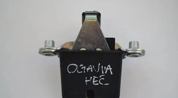 Skoda Octavia Mk2 (1Z) Tailgate/trunk/boot lock/catch/latch 1Z5827501D