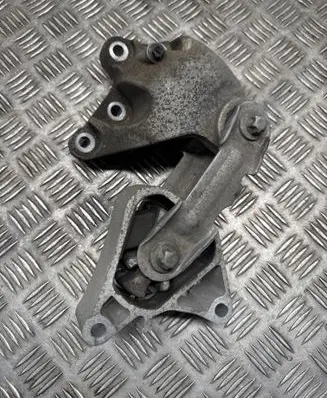 Mercedes-Benz A W176 Engine mounting bracket A2462401109