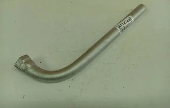 Volkswagen PASSAT B7 Wheel nut wrench 4D0012219A