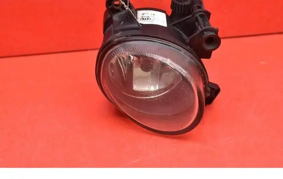 Volkswagen PASSAT CC Front fog light 89205612