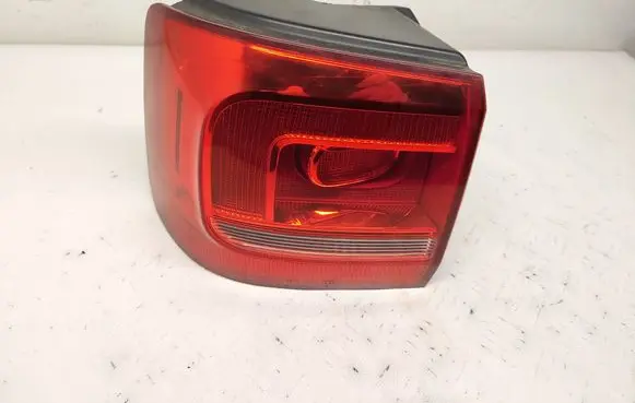 Volkswagen Touran II Rear/tail lights 1T0945095R
