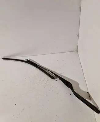 Front wiper blade arm