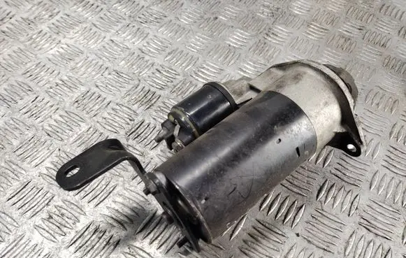Opel Zafira A Starter motor